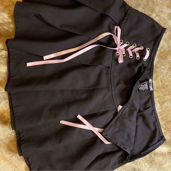 Pleated Zip-Up Skirt - Picture 7 of 9